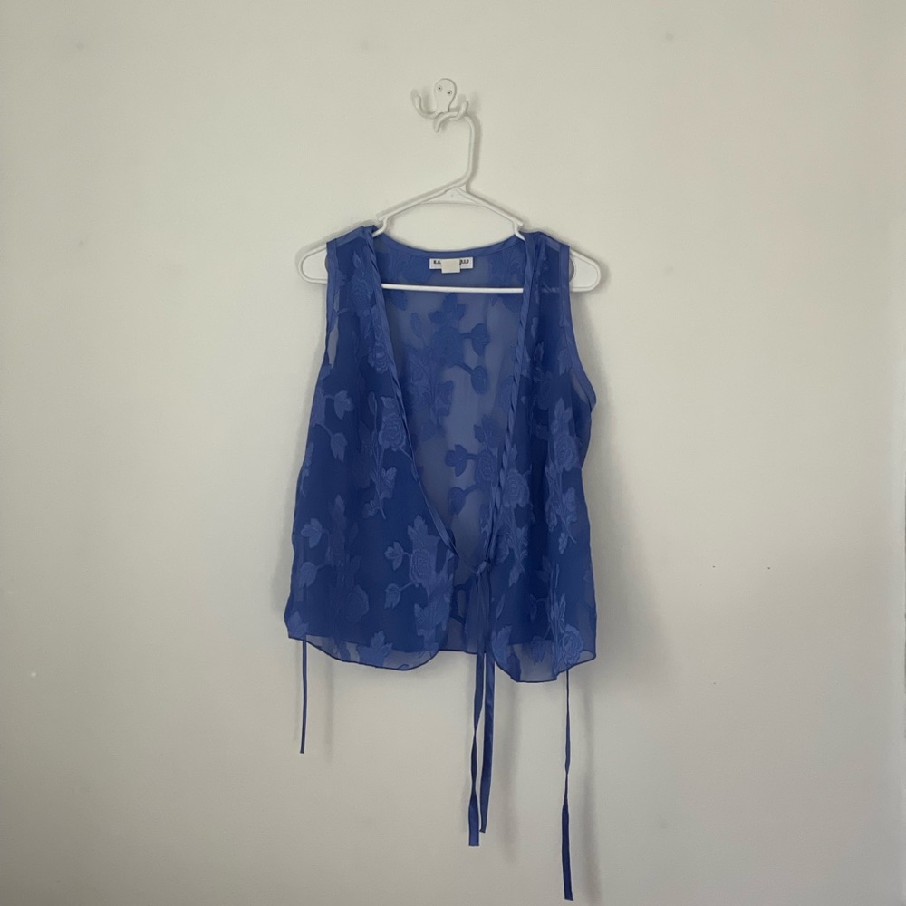 Vintage blue sleeves tie top. Unsure of exact size. S/M.